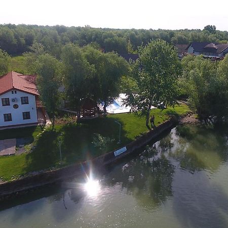 Отель Dumbrava Uzlina Экстерьер фото